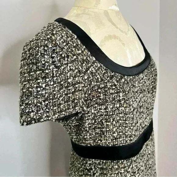 Elegant Tweed Midi Dress with Black Trim - Picture 5 of 11